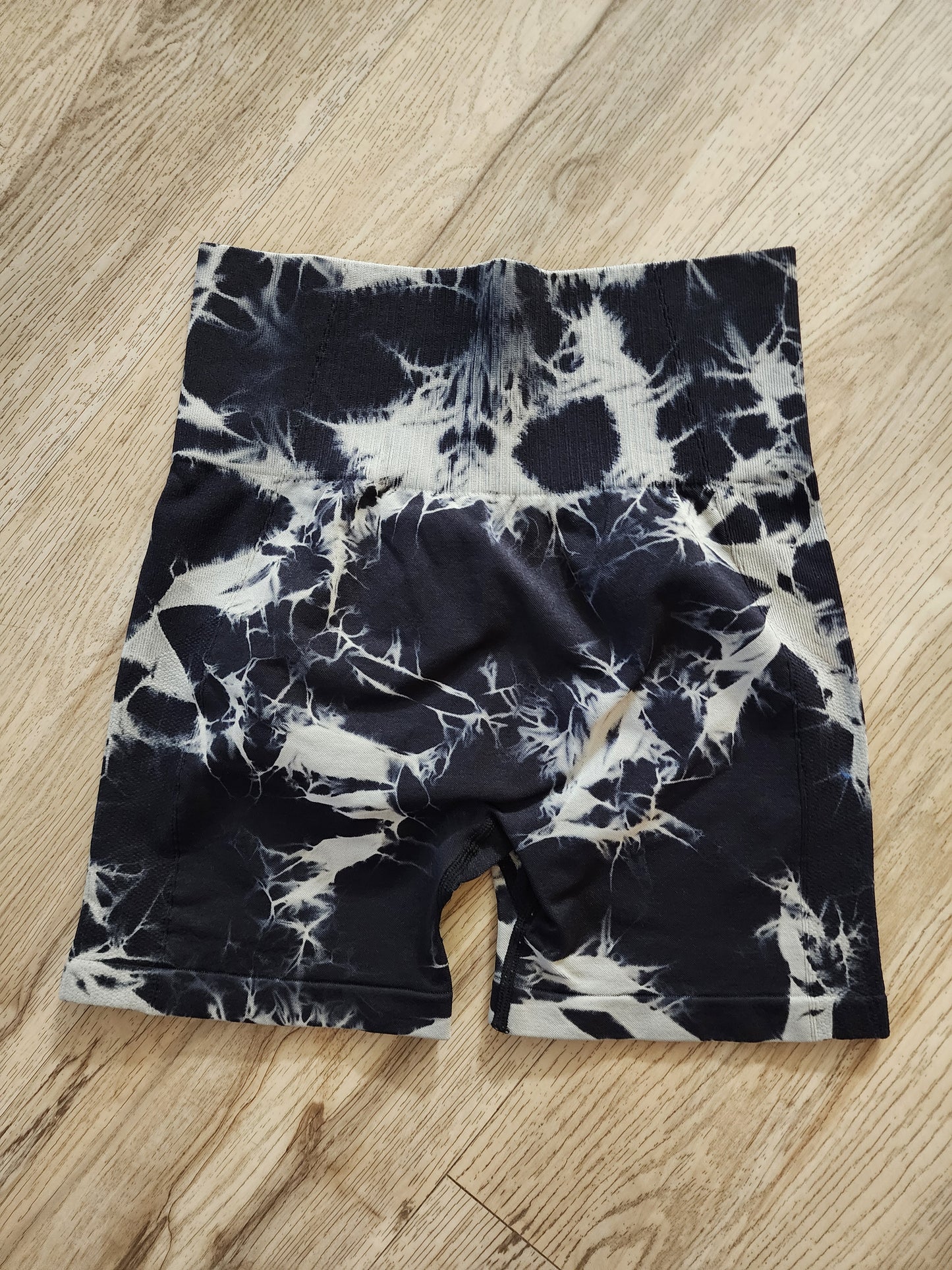Vibe High Scrunch Shorts
